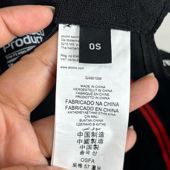 Formula 1 F1 Grand Prix Logo Baseball Cap Black Cap with Red Logo - Picture 12 of 15